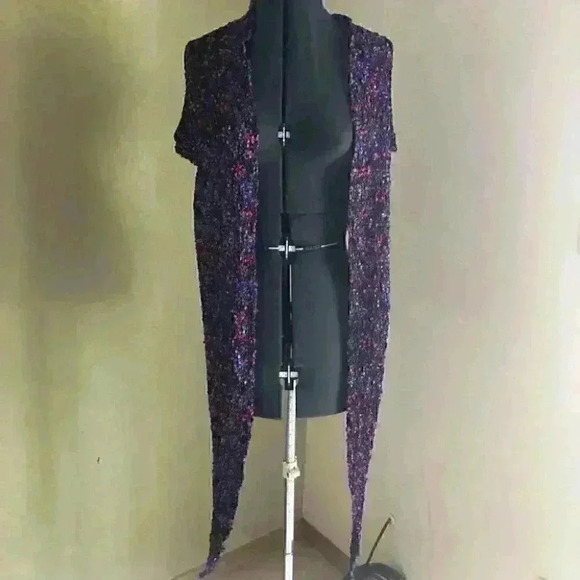 Vtg deep purple red hand crocheted knit infinity shawl scarf - Picture 3 of 7